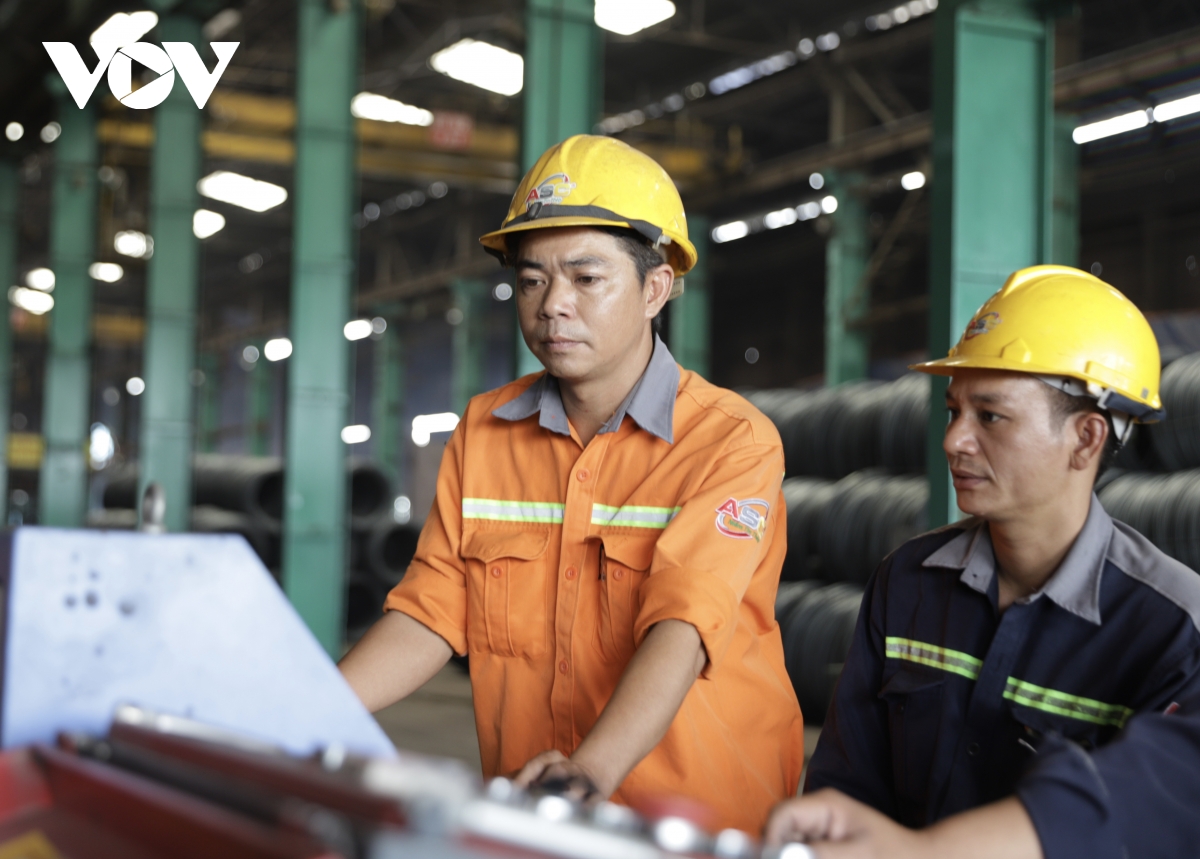 Những công nhân đam mê sáng tạo, tận tụy với công việc ở Đắk Lắk